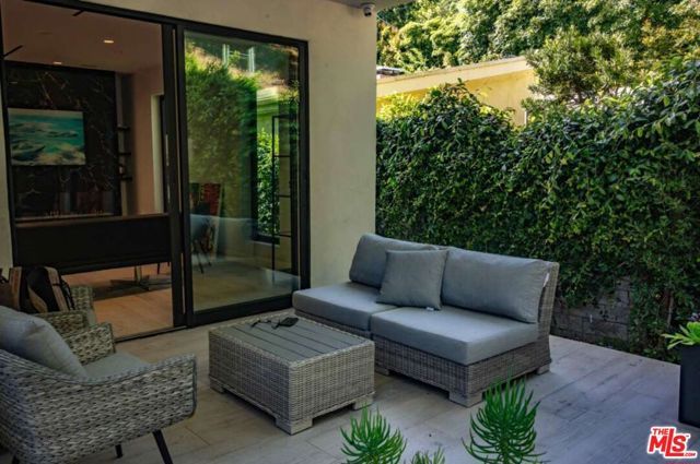 1734 N Beverly Glen Boulevard, Los Angeles, CA 90077