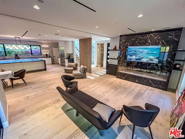 1734 N Beverly Glen Boulevard, Los Angeles, CA 90077