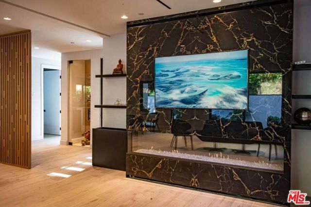 1734 N Beverly Glen Boulevard, Los Angeles, CA 90077