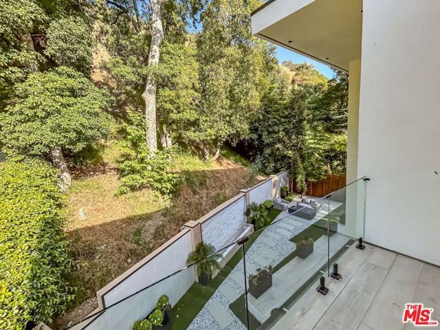 1734 N Beverly Glen Boulevard, Los Angeles, CA 90077