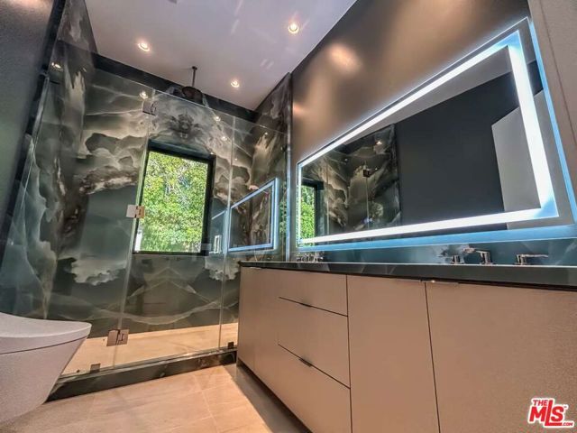 1734 N Beverly Glen Boulevard, Los Angeles, CA 90077