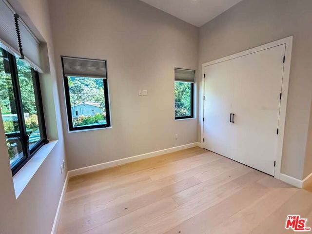 1734 N Beverly Glen Boulevard, Los Angeles, CA 90077