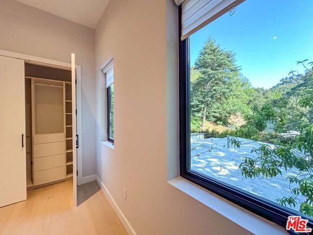1734 N Beverly Glen Boulevard, Los Angeles, CA 90077