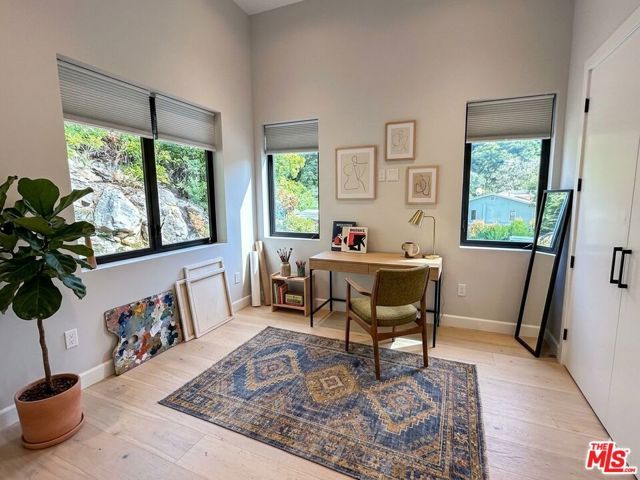 1734 N Beverly Glen Boulevard, Los Angeles, CA 90077
