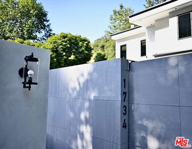 1734 N Beverly Glen Boulevard, Los Angeles, CA 90077