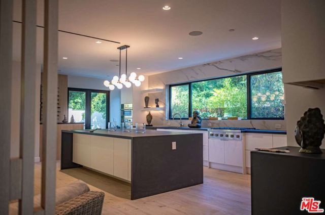 1734 N Beverly Glen Boulevard, Los Angeles, CA 90077