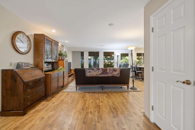 5614 W Prospect Drive, Visalia, CA 93291