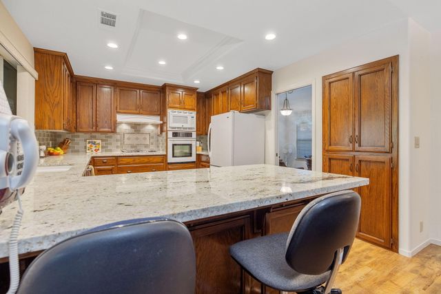 5614 W Prospect Drive, Visalia, CA 93291