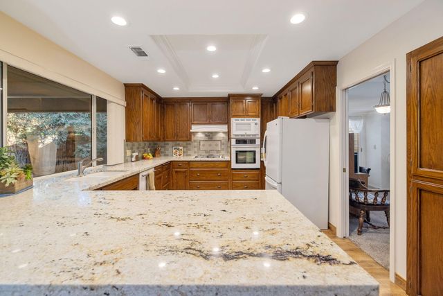 5614 W Prospect Drive, Visalia, CA 93291