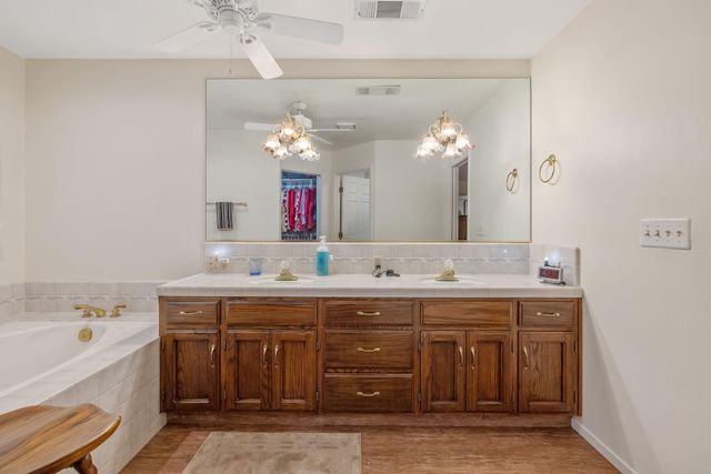 5614 W Prospect Drive, Visalia, CA 93291