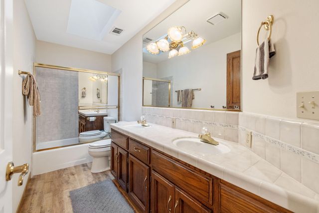 5614 W Prospect Drive, Visalia, CA 93291