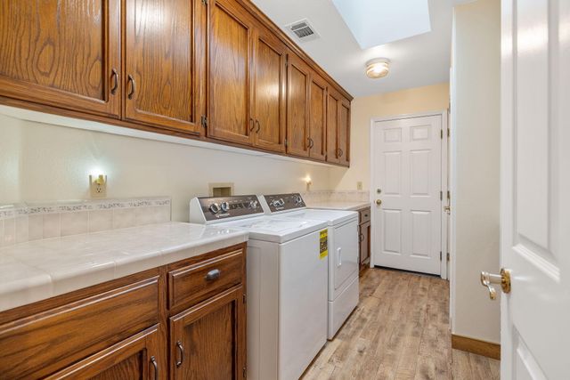 5614 W Prospect Drive, Visalia, CA 93291