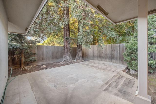 5614 W Prospect Drive, Visalia, CA 93291