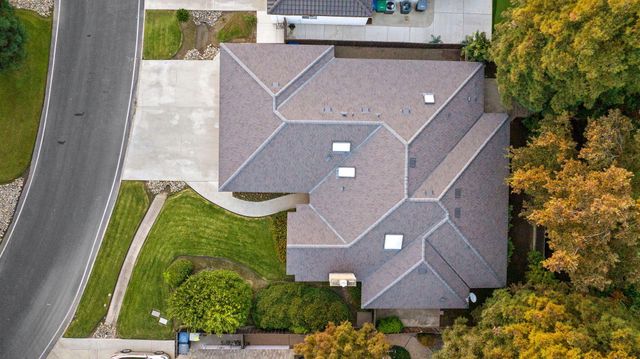 5614 W Prospect Drive, Visalia, CA 93291