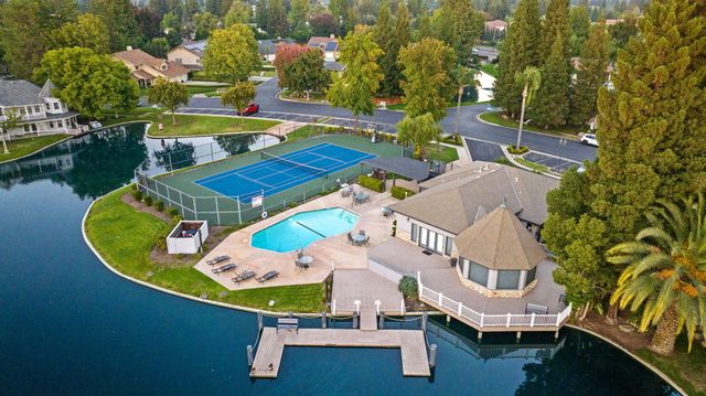 5614 W Prospect Drive, Visalia, CA 93291