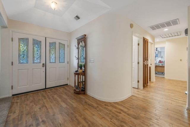 5614 W Prospect Drive, Visalia, CA 93291