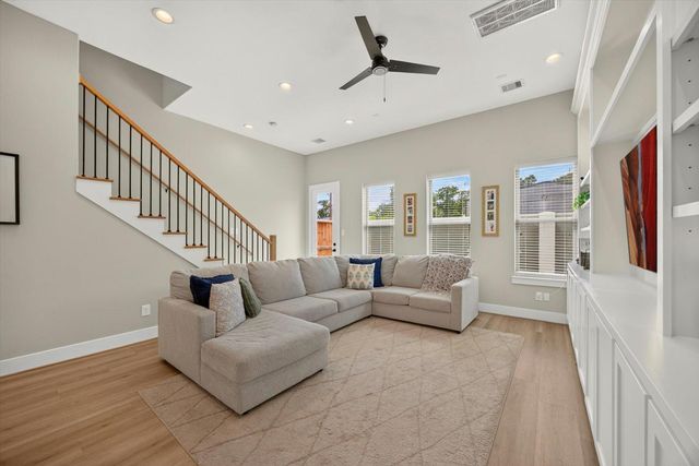 5359 Creekmont Oaks Lane, Houston, TX 77091