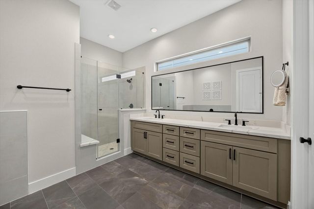 5359 Creekmont Oaks Lane, Houston, TX 77091