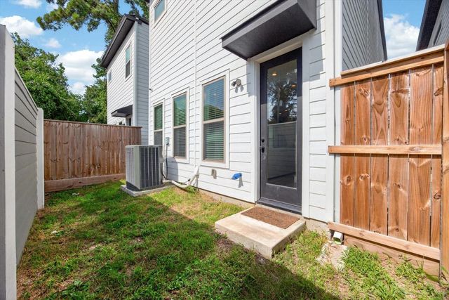 5359 Creekmont Oaks Lane, Houston, TX 77091