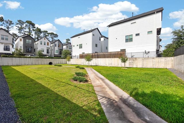 5359 Creekmont Oaks Lane, Houston, TX 77091