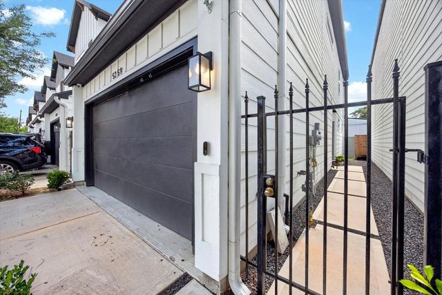 5359 Creekmont Oaks Lane, Houston, TX 77091