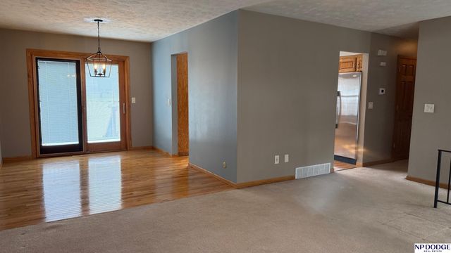 717 Leprechaun Lane, Papillion, NE 68046