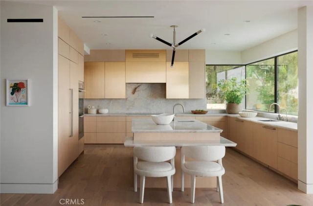 1105 Skyline Drive, Laguna Beach, CA 92651