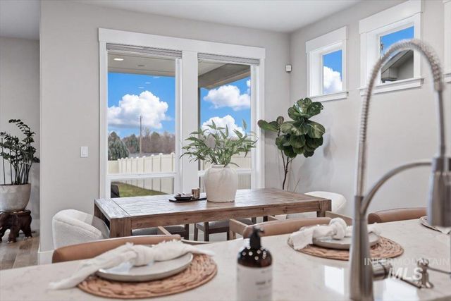 7691 W Hill Rd, Boise, ID 83714