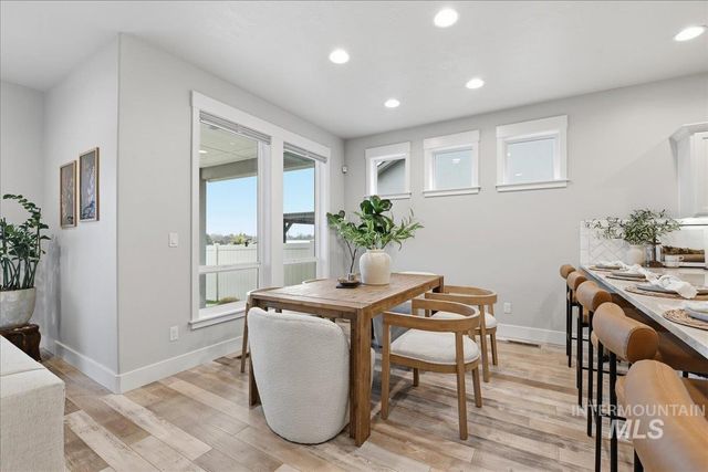 7691 W Hill Rd, Boise, ID 83714