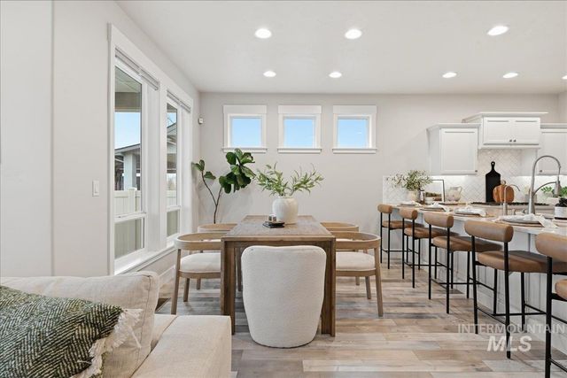 7691 W Hill Rd, Boise, ID 83714