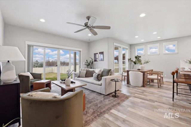 7691 W Hill Rd, Boise, ID 83714