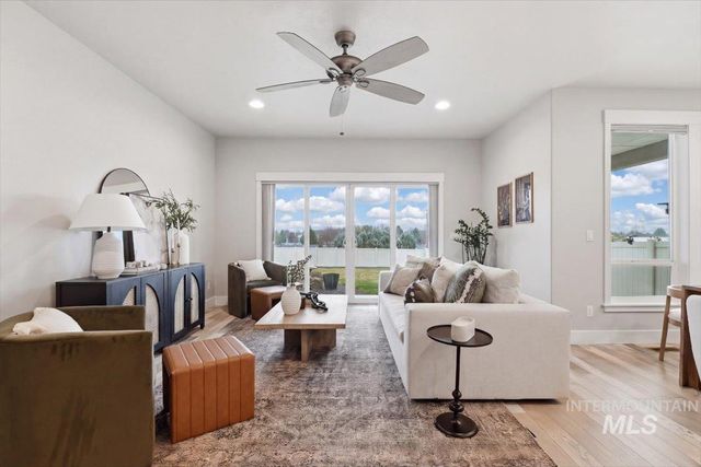 7691 W Hill Rd, Boise, ID 83714