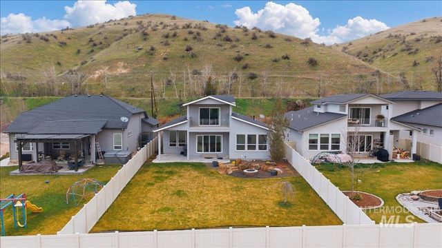 7691 W Hill Rd, Boise, ID 83714