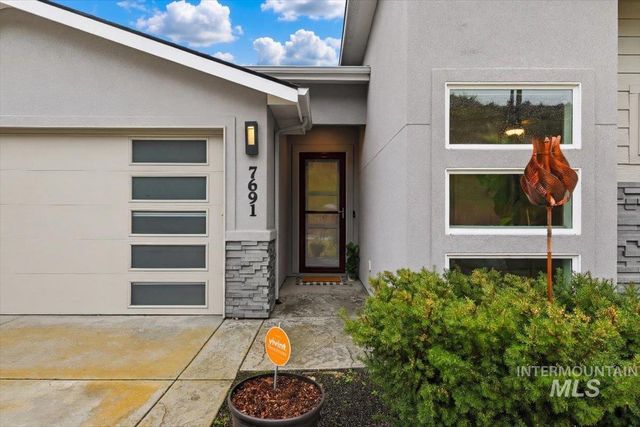 7691 W Hill Rd, Boise, ID 83714