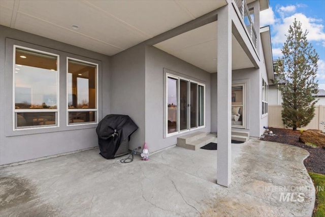 7691 W Hill Rd, Boise, ID 83714