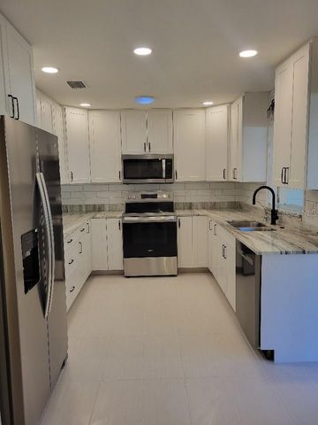 9368 SW 82ND TERRACE D, Ocala, FL 34481