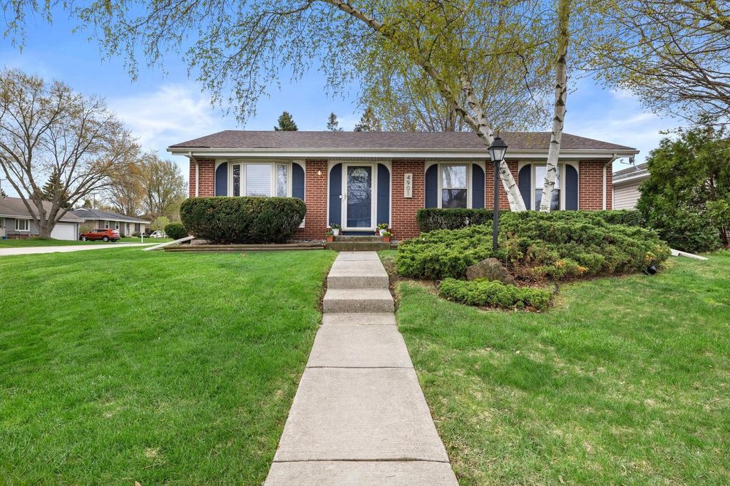 4901 Regal COURT, Racine, WI 53406