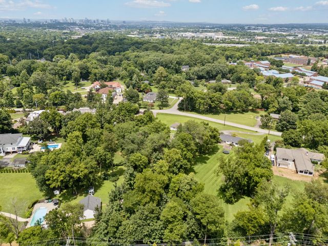 4215 Morriswood Dr, Nashville, TN 37204