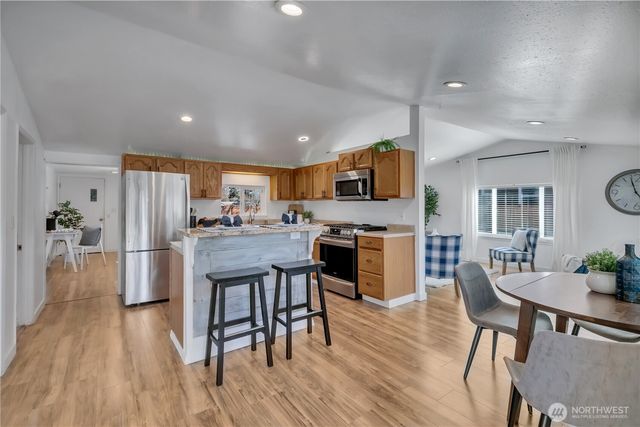 2618 16th Avenue NW, Puyallup, WA 98371