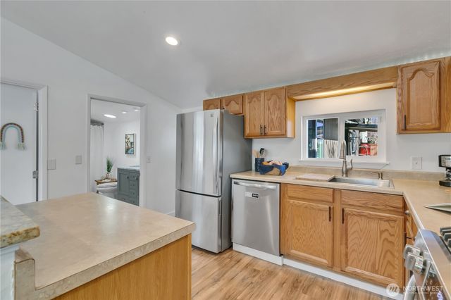 2618 16th Avenue NW, Puyallup, WA 98371