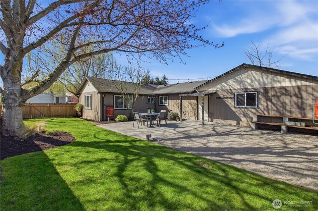 2618 16th Avenue NW, Puyallup, WA 98371