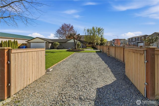 2618 16th Avenue NW, Puyallup, WA 98371