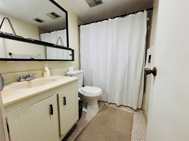 7300 NW 17th Street 202, Plantation, FL 33313