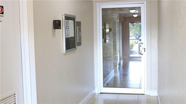 7300 NW 17th Street 202, Plantation, FL 33313