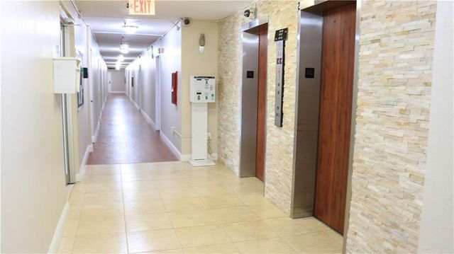 7300 NW 17th Street 202, Plantation, FL 33313