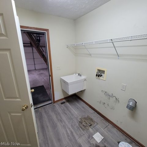 302 W Glen, Elyria, OH 44035