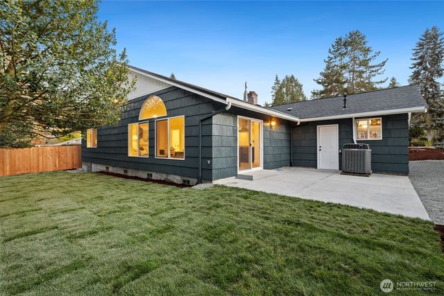 2144 N 146th Street, Shoreline, WA 98133