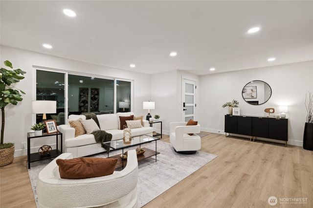 2144 N 146th Street, Shoreline, WA 98133