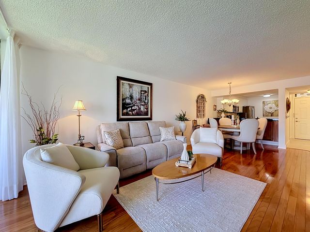 6219 Coral Lake Drive 207, Margate, FL 33063