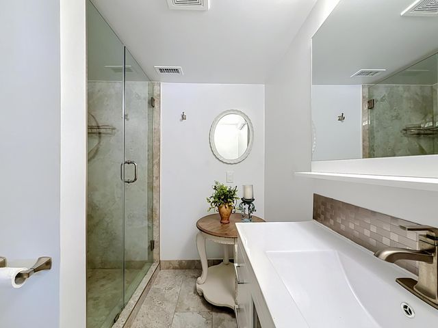 6219 Coral Lake Drive 207, Margate, FL 33063